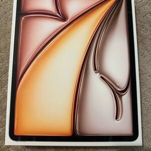 NIB Apple IPad Air 13” 256GB M2 WiFi Starlight color!